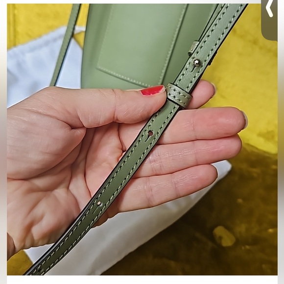 Loewe Elephant Pocket Pouch in leather with strap Crossbody bag - Picture 8 of 12